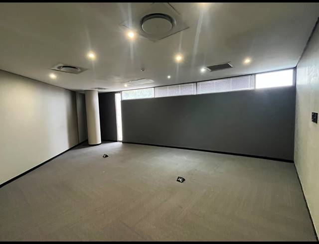 1,142M² OFFICE TO LET IN HAZELWOOD